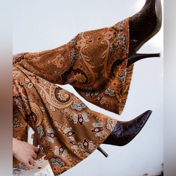 Novella Royale - Janis Bells - Picture 3 of 3